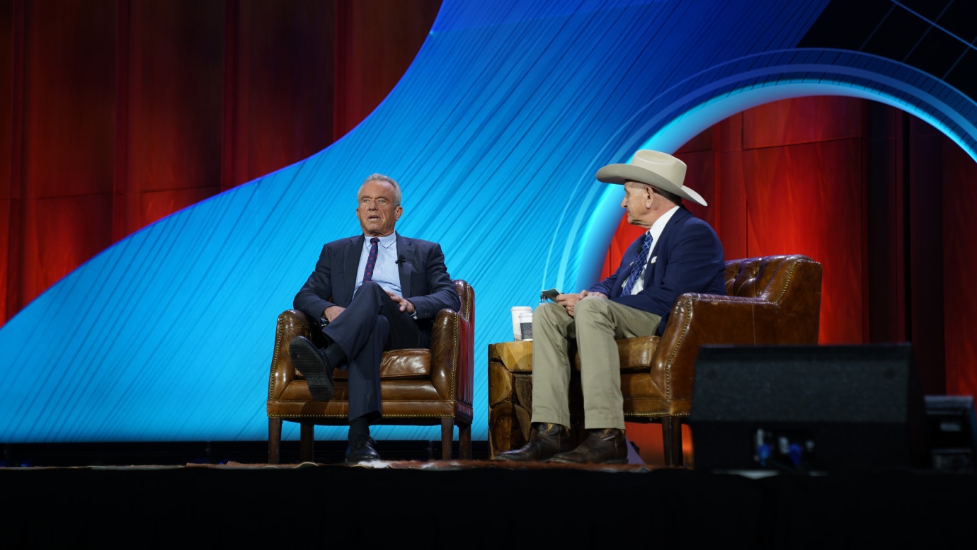 Secretary Kennedy Celebrates Tennessee's MAHA Wins, Headlines CattleCon on 'Take Back Your Health' Tour
